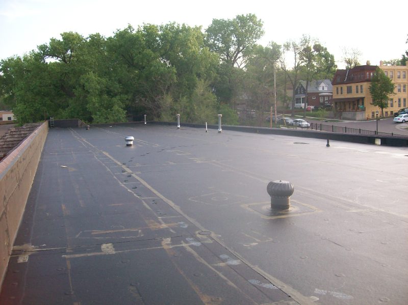 Commercial EPDM Rubber flat roofing installed